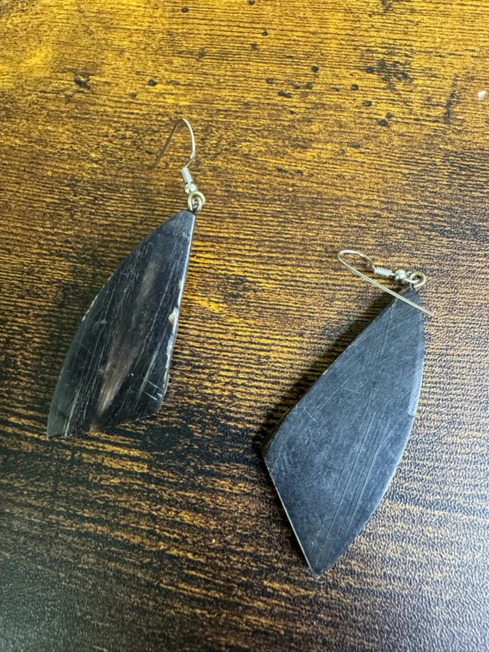 🍄Hand Crafted Black and Silver Geometric Inlay Dangle Earrings - Simulated Horn - Picture 5 of 7